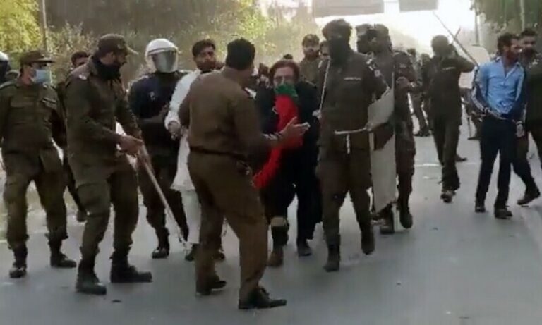 اسلام آباد پولیس کا پی ٹی آئی رہنماؤں کی گرفتاری کے لیے خیبرپختونخوا ہاؤس پر چھاپہ
