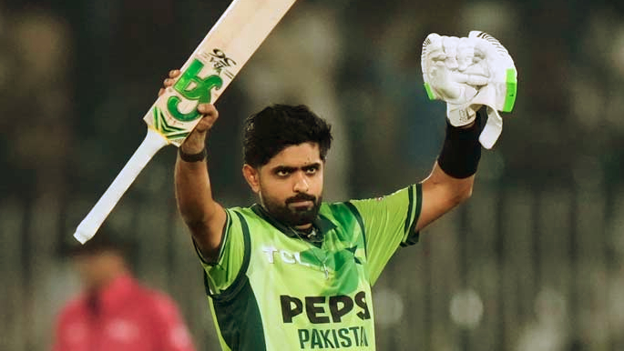 بابر اعظم کی ون ڈے میں دو سال بعد سنچری، قومی ریکارڈ برابر کر دیا