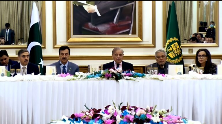 وزیرِ اعظم کا اتحادی سینیٹرز کو عشائیہ،27ویں آئینی ترمیم کی منظوری میں تعاون پر شکریہ