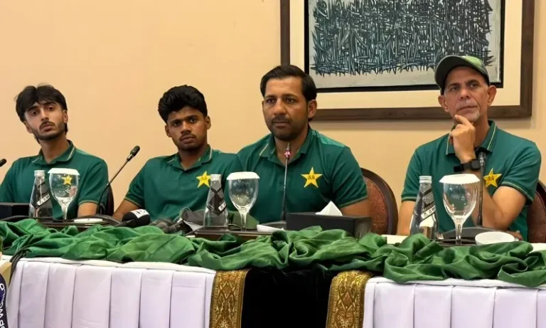 وزیراعظم سے انڈر 19کرکٹ ٹیم کی ملاقات، ایک ایک کروڑ روپے انعام کا اعلان