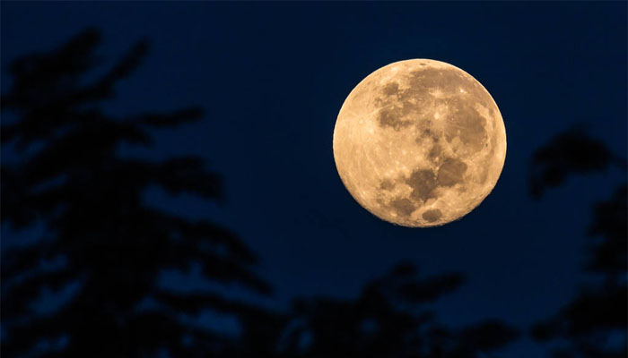 پاکستان سمیت دنیا کے مختلف ممالک میں سپر مون کا نظارہ