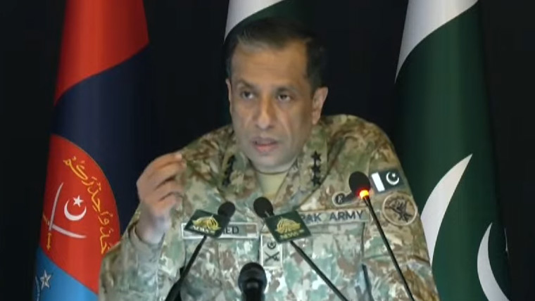 ذہنی مریض کی سیاست ختم،اسکا بیانیہ قومی سلامتی کیلئے خطرہ بن چکا:ڈی جی آئی ایس پی آر