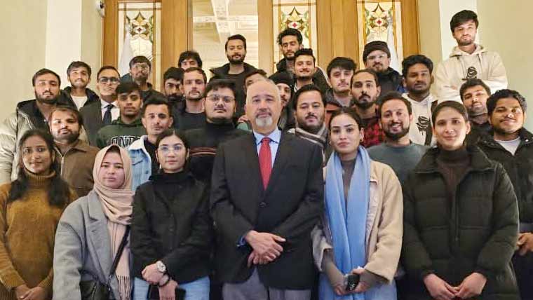 ماسکو کی یونیورسٹی کا 25 پاکستانی طلبہ کے ویزے رینیو کرنے سے انکار، طلبہ پریشان