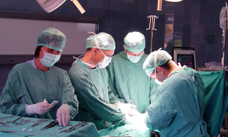 یوٹیوب ویڈیو دیکھ کر جعلی ڈاکٹر نے خاتون کا آپریشن کر ڈالا