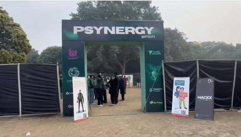 لاہور: لمز یونیورسٹی میں پاکستان کے سب سے بڑے سائنس اولمپیاڈ ’’سائنرجی‘‘ کی نمائش کا آغاز