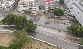 کراچی میں بونداباندی، لاہور سمیت مختلف شہروں میں بارش کی پیشگوئی