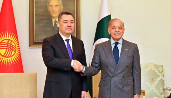 پاکستان کرغزستان کے درمیان توانائی و تجارت سمیت 15 معاہدوں پر دستخط