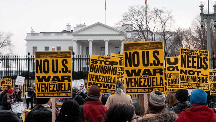 وینزویلا پر امریکی حملے کے خلاف امریکا سمیت دنیا بھر میں مظاہرے