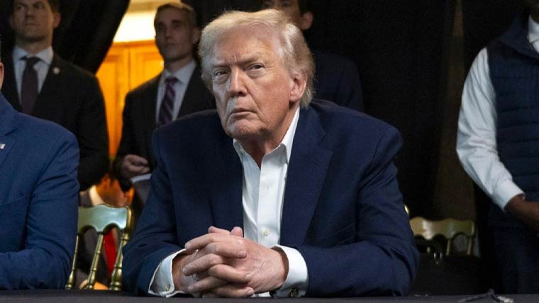 ایران آزادی کی طرف دیکھ رہا، مظاہرین کی مدد کیلئے تیار ہیں: ٹرمپ