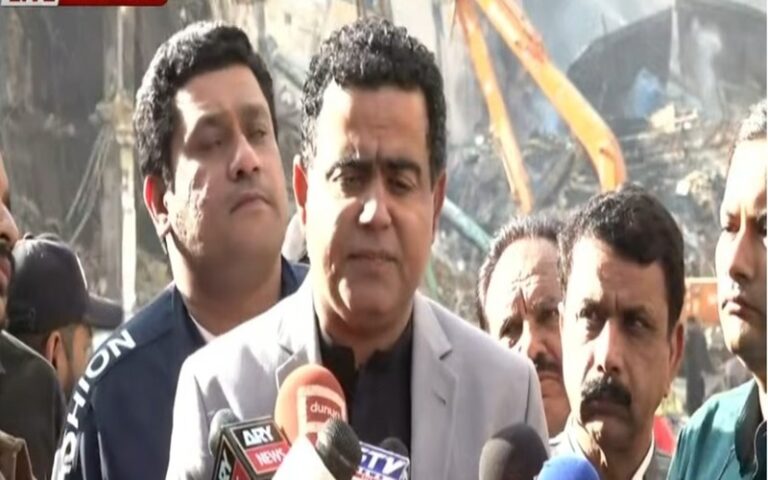 گل پلازہ آتشزدگی کے اثرات: رمپا پلازہ کے حصے غیر محفوظ قرار، عمارت عارضی سیل
