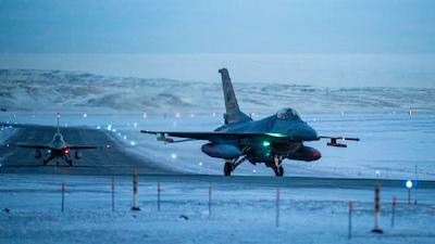 امریکی جنگی طیارے گرین لینڈ کے لیے روانہ، نوراڈ نے بیان جاری کر دیا