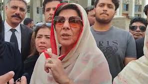 علیمہ خان کا انسداد دہشتگردی عدالت کے باہر میڈیا سے گفتگو