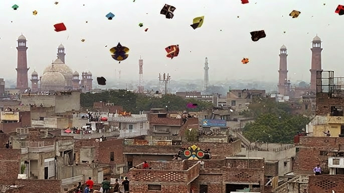 پنجاب میں پتنگ بازی پر پابندی کے قانون پر سختی سے عملدرآمد، بسنت صرف محدود دنوں کے لیے اجازت