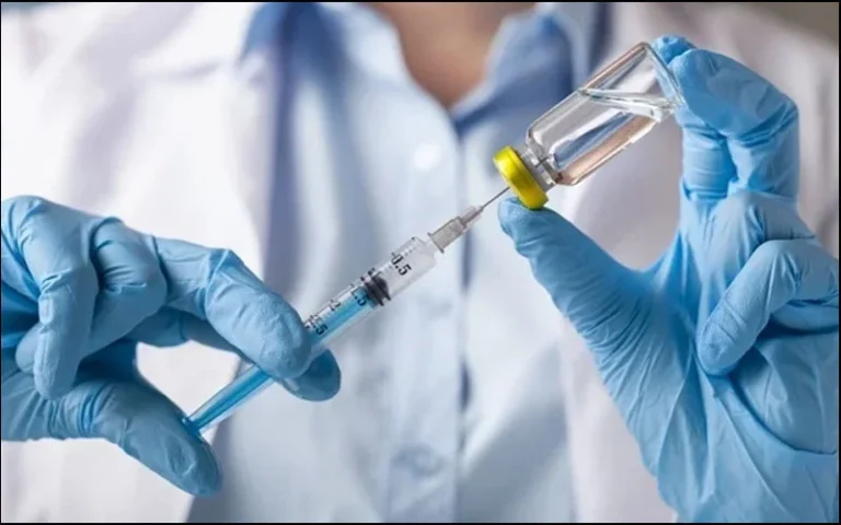 ویکسین کی عدم دستیابی، پاکستان میں سپر فلو وائرس کا خطرہ بڑھ گیا