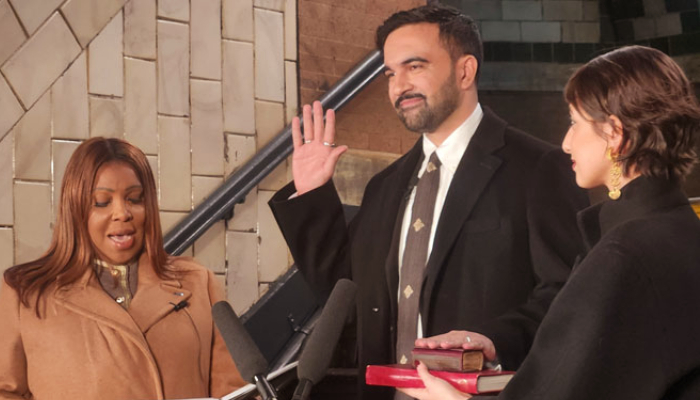 زہران ممدانی نیویارک کے پہلے مسلمان میئر بن گئے، قرآن پاک پر حلف اٹھا لیا