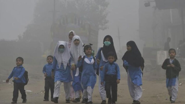 پنجاب کے تعلیمی اداروں میں چھٹیوں میں توسیع سے متعلق وزیر تعلیم کی وضاحت