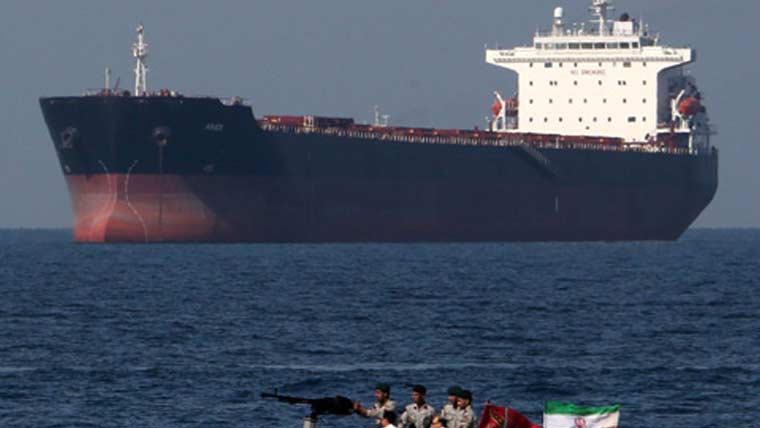 دباؤ بڑھانے کیلئے امریکا کا مزید ایرانی آئل ٹینکرز ضبط کرنے پر غور
