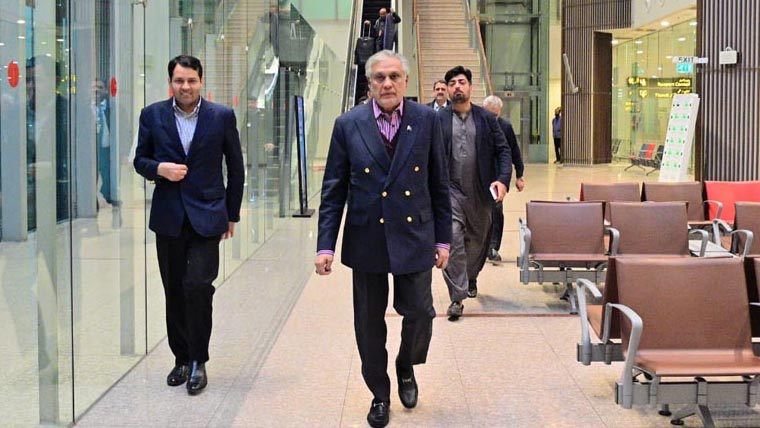 نائب وزیراعظم اسحاق ڈار او آئی سی اجلاس میں شرکت کیلئے سعودی عرب روانہ
