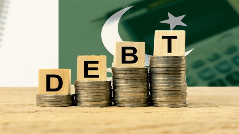 پاکستان کے ذمے 138ارب ڈالر کاقرض ، ادائیگیوں پر سالانہ 13ارب ڈالرسے زائد خرچ