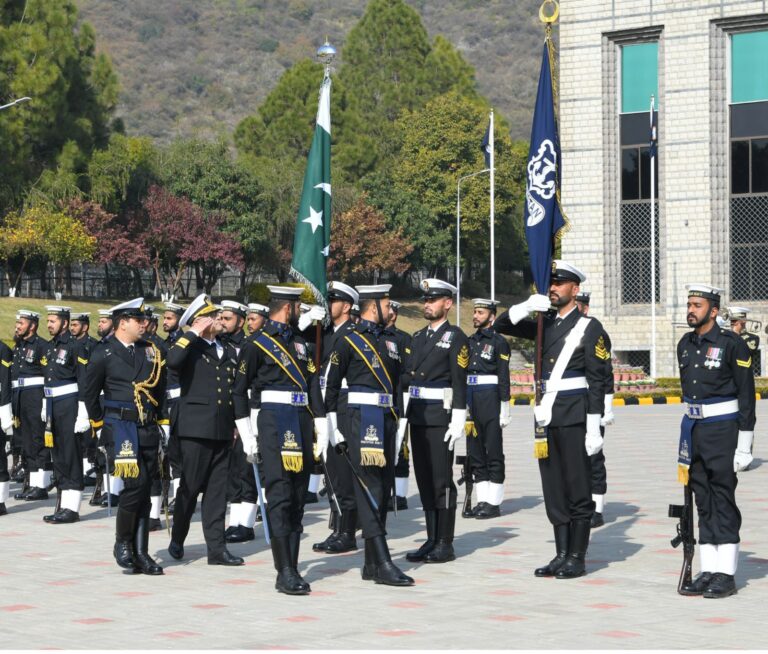 آذربائیجان نیول فورسز کے کمانڈر ریئر ایڈمرل شاہین ممدوف کا نیول ہیڈ کوارٹرز اسلام آباد کا دورہ