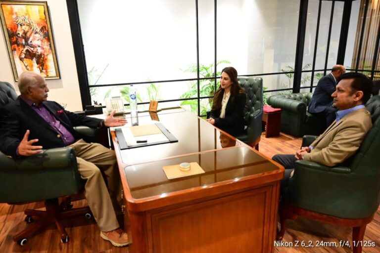 امریکی ناظم الامور نیٹلی بیکر کا سندھ دورہ؛ معاشی ترقی اور باہمی شراکت داری کے عزم کا اعادہ