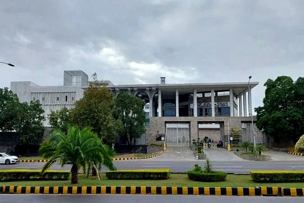 اسلام آباد ہائیکورٹ: پی ٹی آئی لانگ مارچ کے باعث اٹک پل اور راستوں کی بندش کے خلاف کیس