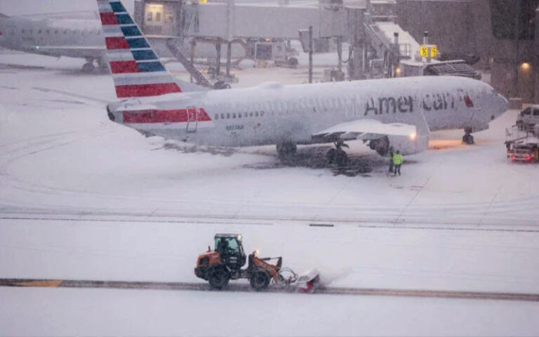 امریکا: شمال مشرقی علاقوں میں شدید برفانی طوفان، 11 ہزار پروازیں منسوخ