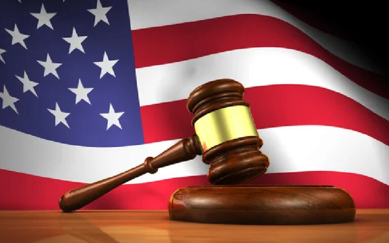 ٹرمپ انتظامیہ کا پاکستان سمیت 75 ممالک کے امیگرنٹ ویزے روکنے کا فیصلہ عدالت میں چیلنج