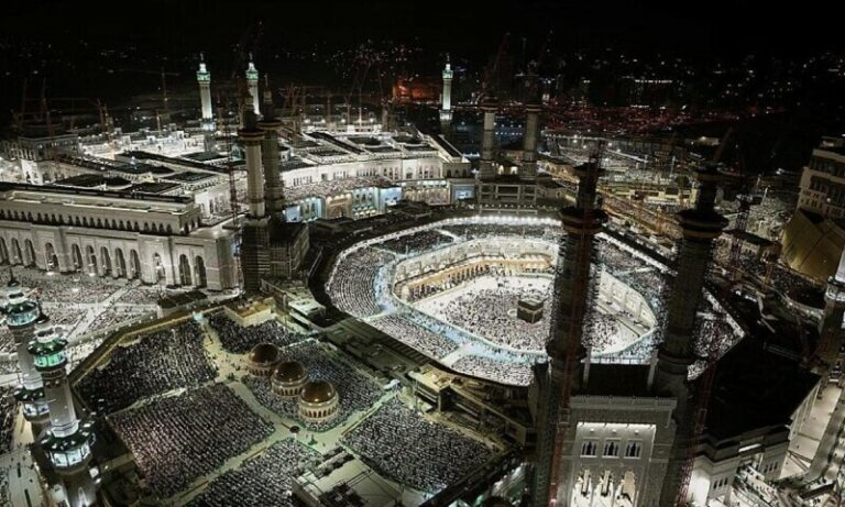 27ویں شب: حرمین میں لاکھوں افراد کی عبادت