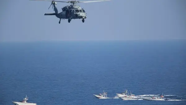 امریکا کا آبنائے ہرمزکھلوانےکے لیے آپریشن، طیارے اورہیلی کاپٹرزتعینات