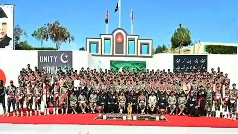 وارسک فرنٹیئر کور سینٹر (نارتھ) میں بنیادی فوجی تربیت کے 36 ویں کورس کی پاسنگ آؤٹ پریڈ