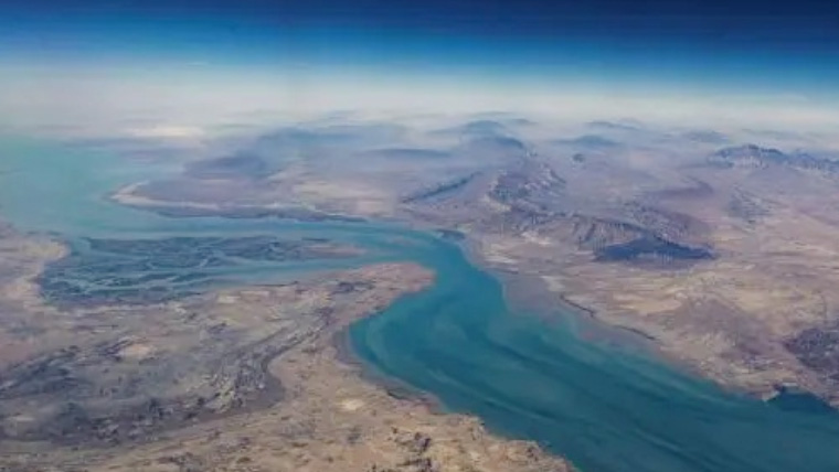 امریکا کا آبنائے ہرمز کے قریب ایرانی میزائل سائٹس کو نشانہ بنانے کا دعویٰ