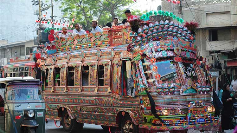 گنجائش سے زیادہ مسافر بٹھانے پر سخت کریک ڈاؤن کا حکم