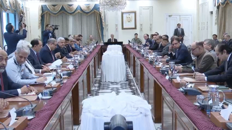 خلیجی بحران اور عوامی ریلیف، وزیراعظم کا بڑا ایکشن: اشرافیہ پر بوجھ، غریب کو ریلیف دینے کا فیصلہ؛