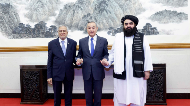 پاکستان اورافغانستان فوری جنگ بندی کی طرف بڑھیں، چین کامطالبہ