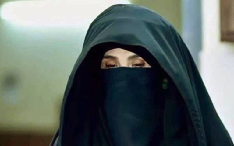 بشریٰ بی بی کا اڈیالہ جیل میں طبی معائنہ، دائیں آنکھ سے دھندلا نظر آنے کی شکایت