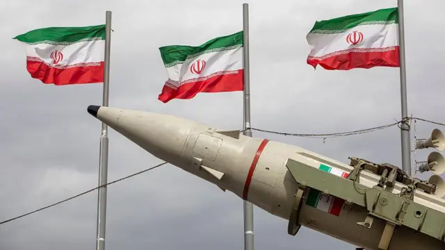ایران کا اسرائیل پر بیلسٹک میزائلوں سے جوابی حملہ؛ تل ابیب میں تباہی، بغداد ایئرپورٹ پر بھی ڈرون حملے