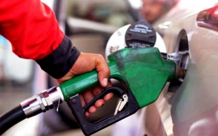 پاکستان میں پیٹرول اور ڈیزل کے ذخائر 23 سے 24 دن کیلئے موجود ہیں، وزارت خزانہ