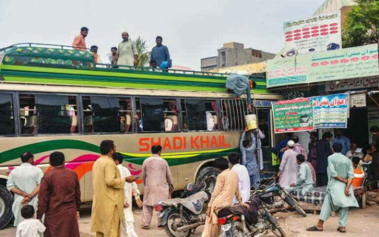 پیٹرولیم مصنوعات کی قیمتوں میں اضافے کے بعد انٹرسٹی بس کرایوں میں اضافہ