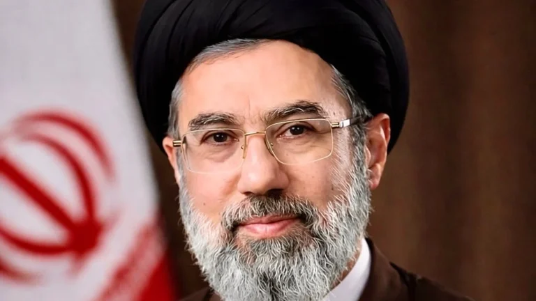 آپ معجزہ ہوتے دیکھ رہے ہیں، حق کےساتھ کھڑے ہوں،مجتبیٰ خامنہ ای کا خلیجی ممالک کوپیغام