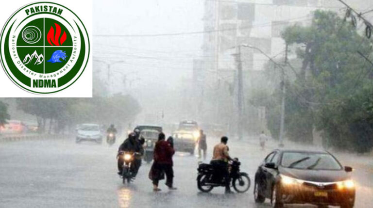 پاکستان بھرمیں گرج چمک کے ساتھ بارش، پہاڑوں پر برفباری کا الرٹ جاری