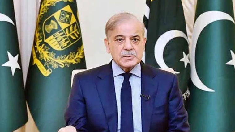 معاشی ٹیم کی ٹیکس تجاویز مسترد، منی بجٹ نہیں آئے گا: وزیراعظم