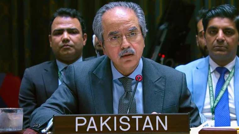 پاکستان کا آبنائے ہرمز میں معمول کی بحری نقل و حرکت کی بحالی کا مطالبہ