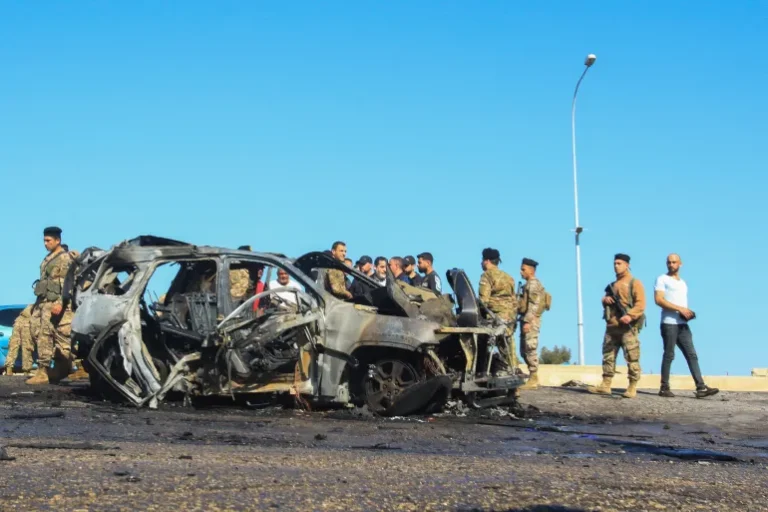 لبنان میں چلتی کارپر اسرائیلی حملہ، 2افرادجاں بحق