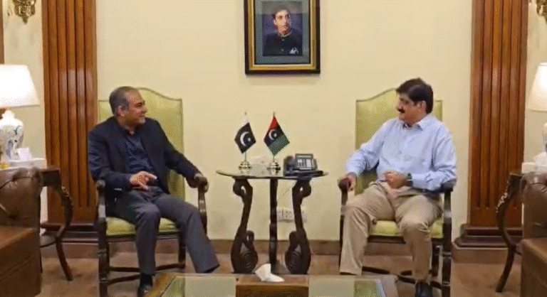 وزیراعلیٰ ہاؤس کراچی میں اہم ملاقات؛ سید مراد علی شاہ اور محسن نقوی کا امن و امان اور علاقائی کشیدگی پر تبادلۂ خیال