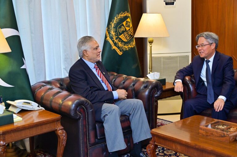 اسحاق ڈار سے چینی سفیر کی ملاقات، اسلام آباد ٹاکس پر گفتگو