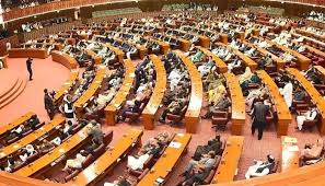شور شرابہ اور شدید نعرے بازی: قومی اسمبلی کا ہنگامہ خیز اجلاس پیر تک ملتوی