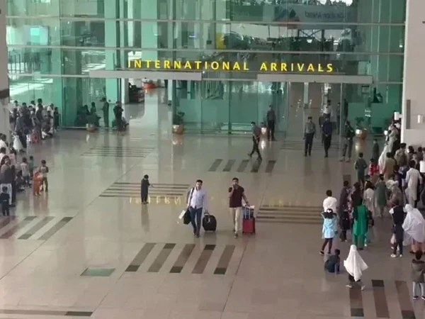 اسلام آباد مذاکرات: غیر ملکی صحافیوں کے لیے نئی ایس او پیز جاری؛ ایران اور امریکہ کے میڈیا کو ‘ویزہ آن ارائیول’ کی سہولت