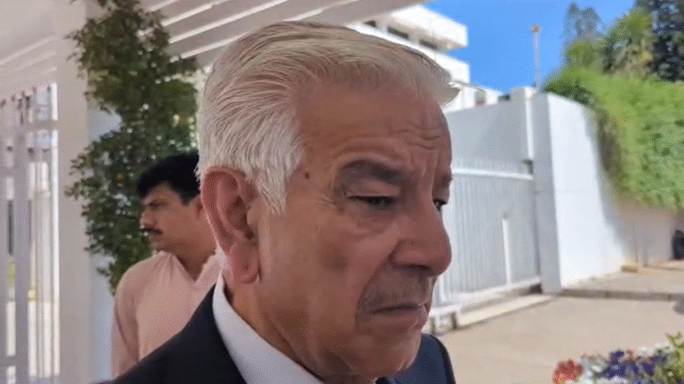 دنیا کی نظریں پاکستان پر ہیں، وزیراعظم اور فیلڈ مارشل کی حکمتِ عملی سے ملک کا تشخص بہتر ہوا؛ وزیر دفاع خواجہ آصف