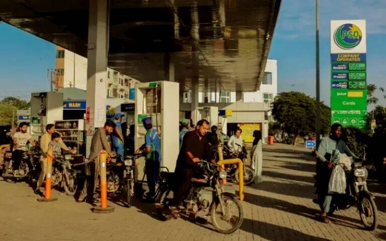 پیٹرولیم ڈیلرز کی ہڑتال کی خبریں بے بنیاد، سپلائی بلا تعطل جاری رہے گی: اوگرا